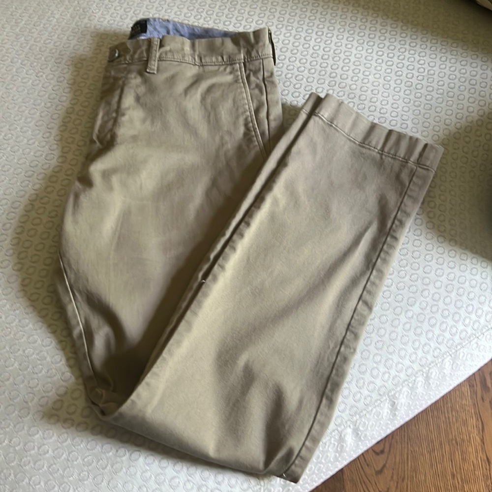 J. Crew Men’s 484 Slim-Fit Stretch Khaki 30x30